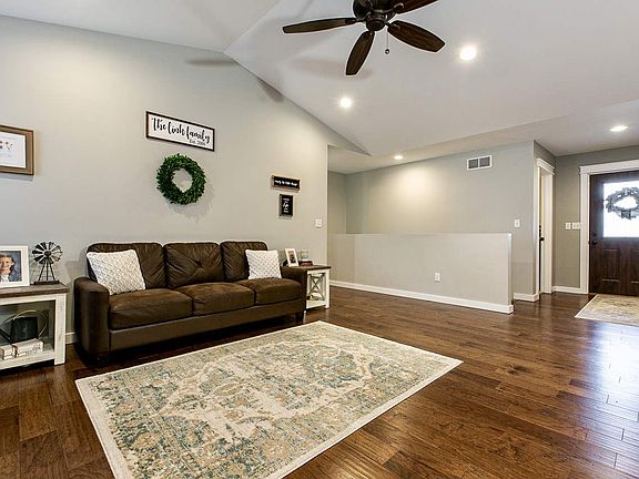 4th image of 435 Bryn Dr