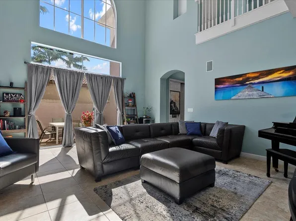 82 Stoney Drive, Palm Beach Gardens, FL 33410