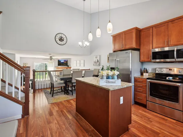 4212 Rymark Ct, Shakopee, MN 55379