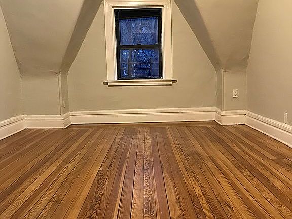 4th image of 1061 Clay Avenue # 4 Top Floor