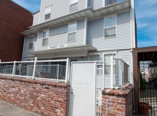 1711 Summit Ave #104, Seattle, WA 98122