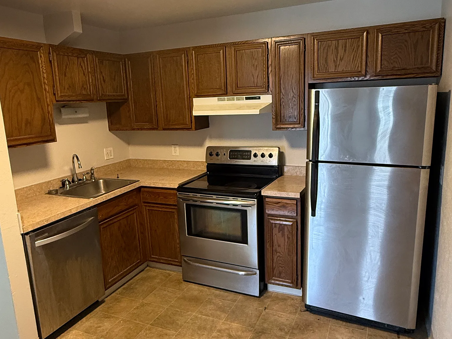 2 bed, 900 sqft, $1,300 — Photo 4
