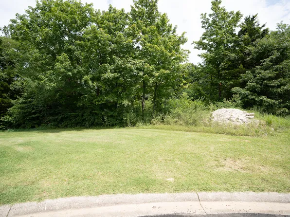 1109 Hamlet Frst, La Grange, KY 40031
