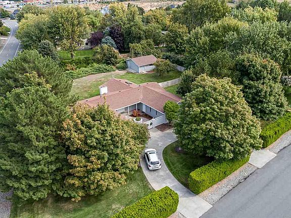 2nd image of 2618 Horseshoe Ct