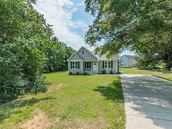 2nd image of 1834 Tall Pines Rd