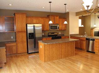 15624 Eagle Bay Dr, Saint Paul, MN 55124