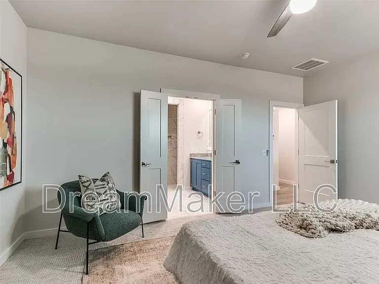 2807 Clifton Ter — Photo 32