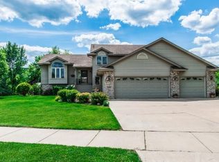 15066 Valley View Dr, Savage, MN 55378