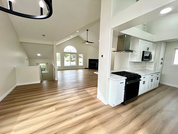 4th image of 26221 Via California APT B