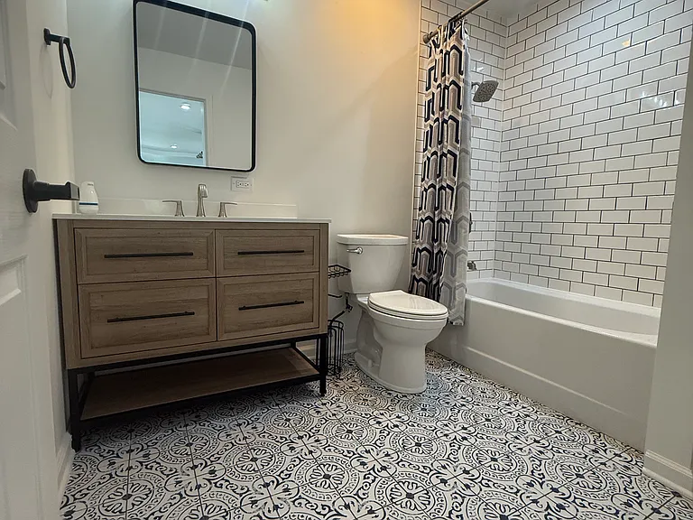 526 Ledochowski St — Photo 15