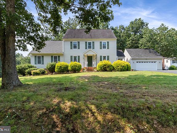 2nd image of 4400 Hilltop Ct