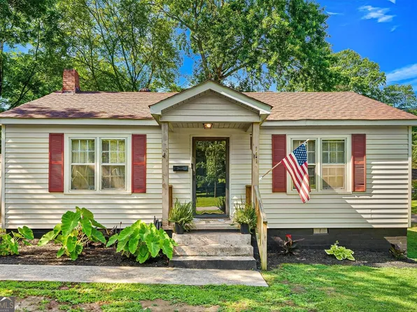 141 Grove St, Royston, GA 30662