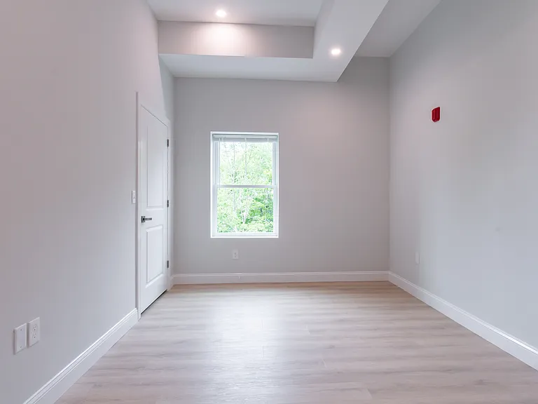 146 Main St #109 — Photo 21