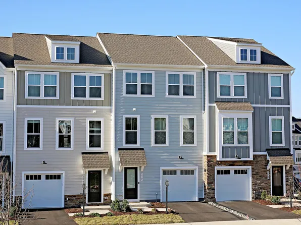 5965 McComb St, Crozet, VA 22932