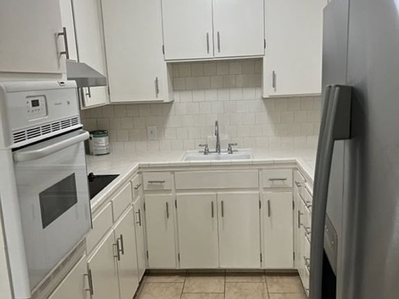 2nd image of 136 Towne Ter APT 2