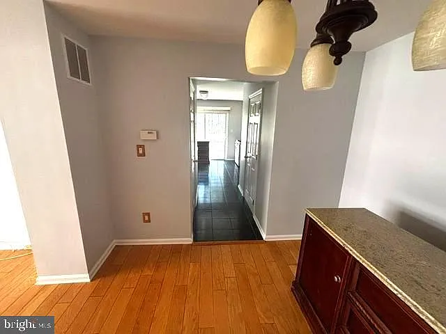 1504 Coventry Way — Photo 9