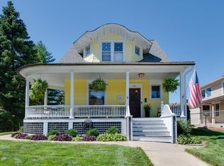 414 N Spring St, Elgin, IL 60120