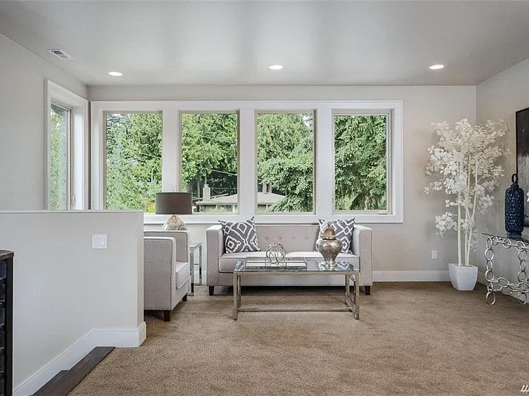 10207 NE 21st Pl — Photo 17