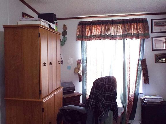 3rd image of 808 E 13th St
