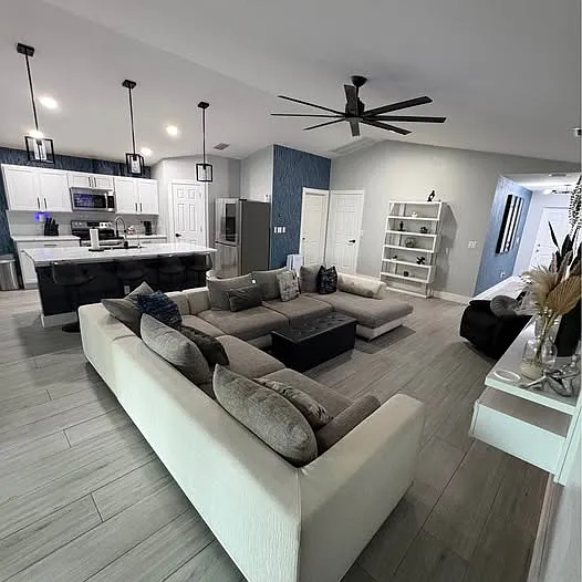 1215 NW Juanita Pl — Photo 10
