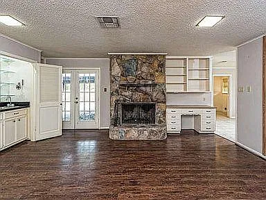 4 bed, 2000 sqft, $2,200 — Photo 2