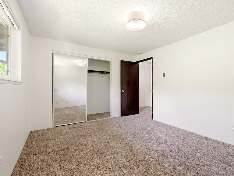 182-184 SW Wallula Ave — Photo 13