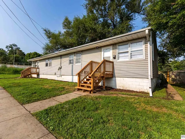 5004 N 33rd St, Omaha, NE 68111