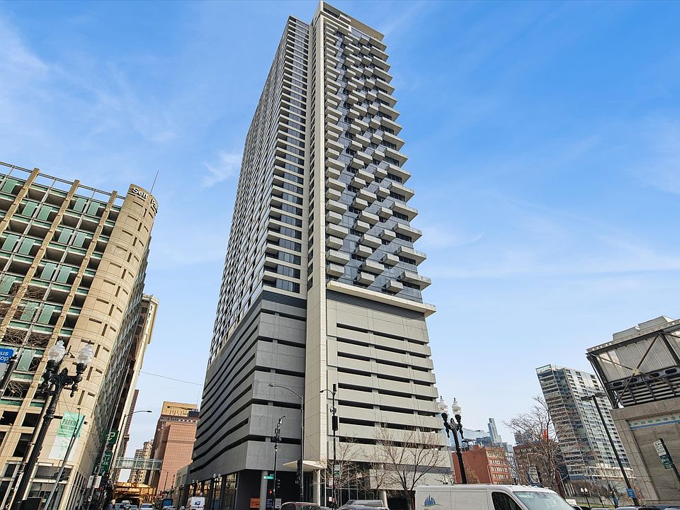 1st image of 235 W Van Buren St Unit 4613