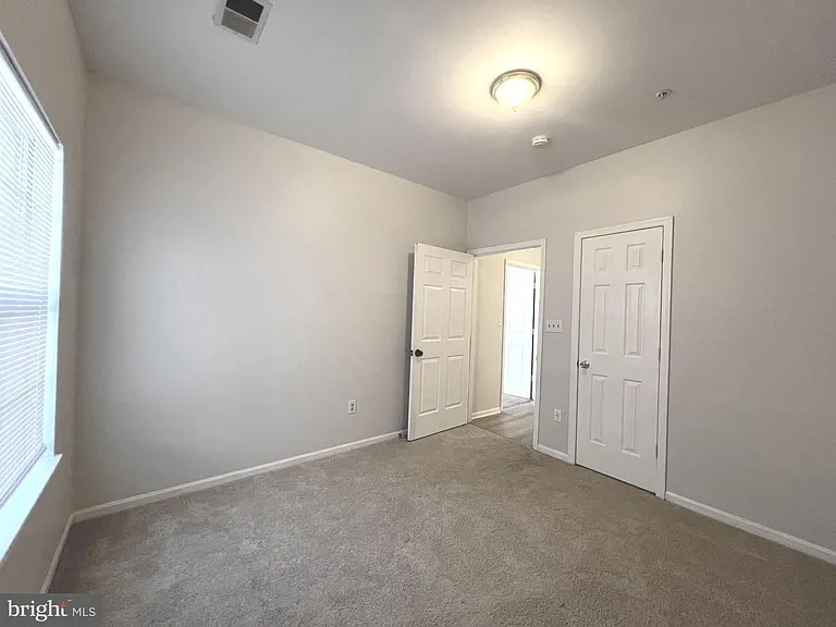 1439 Nestlewood Ct — Photo 22