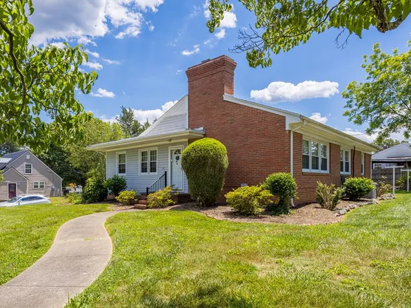 1733 Chamberlain St, South Boston, VA 24592
