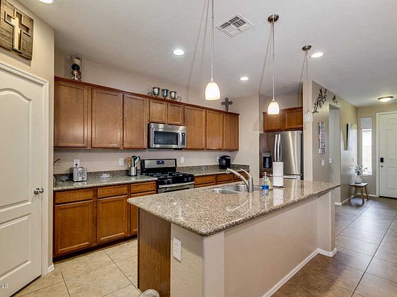 5th image of 20967 E Creekside Dr
