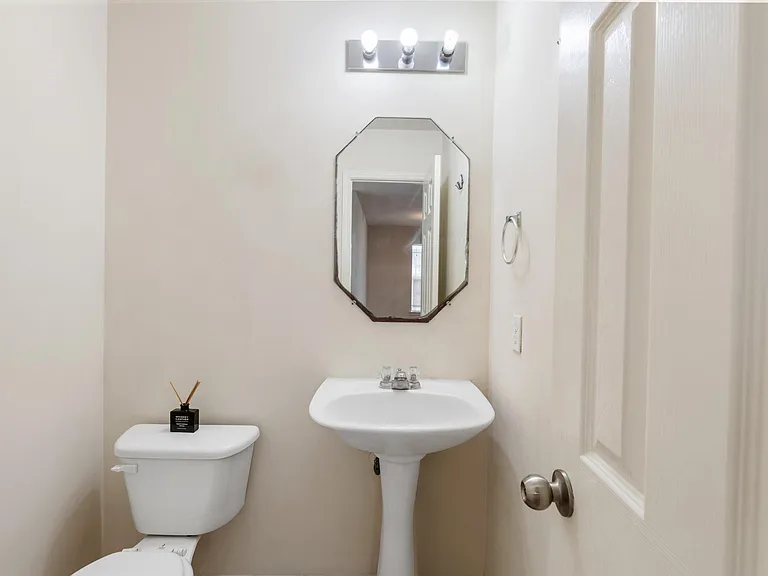 3111 Holly Ranch Dr — Photo 10