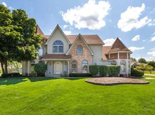 21 Hawkins Cir, Wheaton, IL 60189