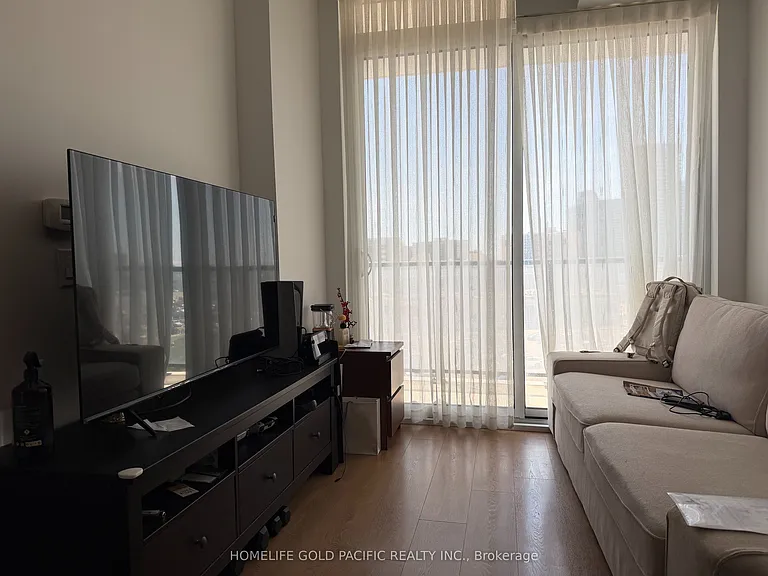 128 Fairview Mall Dr #601 — Photo 2