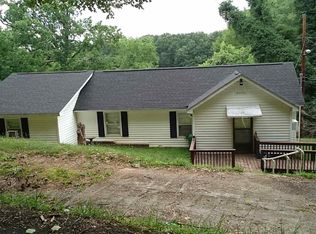 19 Circle Dr SE, Lindale, GA 30147