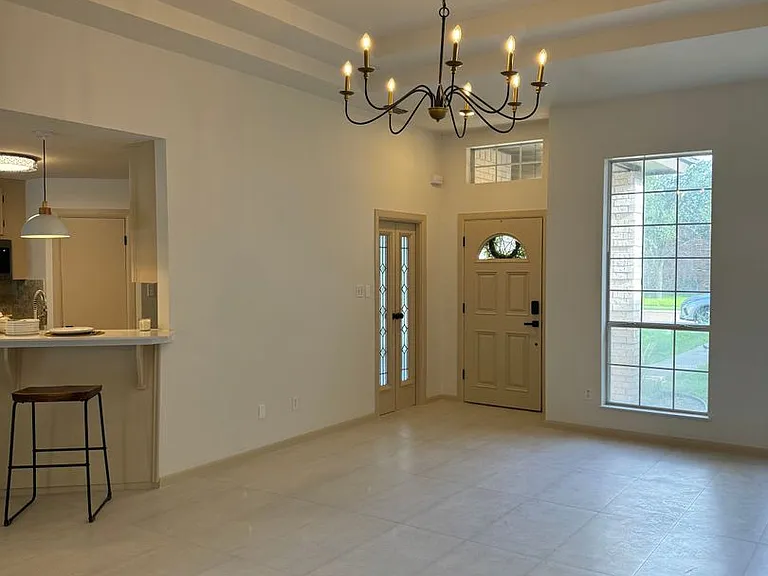 1703 Terrace Dr — Photo 2