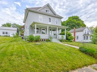 904 N 2nd St, Ashton, IL 61006