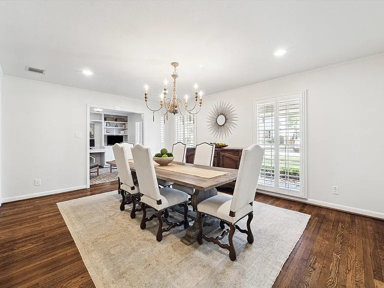 737 Country Ln — Photo 10