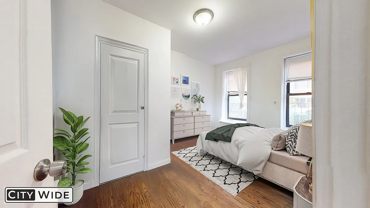 Photo 2 of 8 - 304 E 62nd St #18 - New York, NY Building Photo - 304 E 62nd St #18