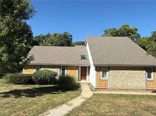 8300 Grant Ave, Overland Park, KS 66212