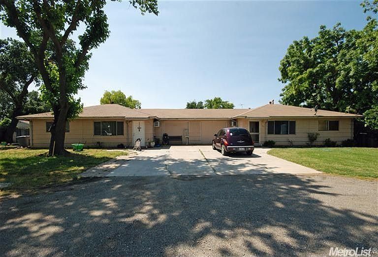 2nd image of 704 Kentucky Ave