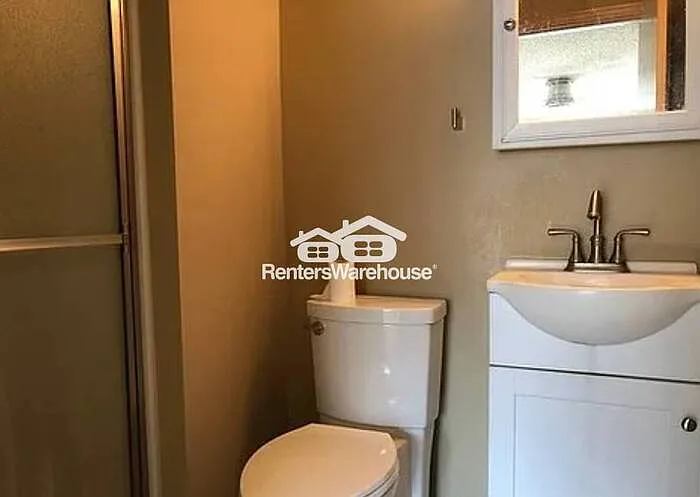 4820 Underwood Ln N #E — Photo 5