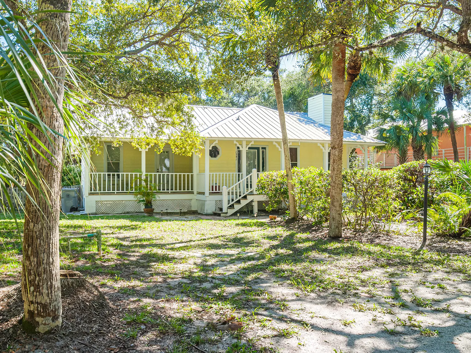 2 bed, 2.0 bath, 1309 sqft, $7,400 — Photo 1