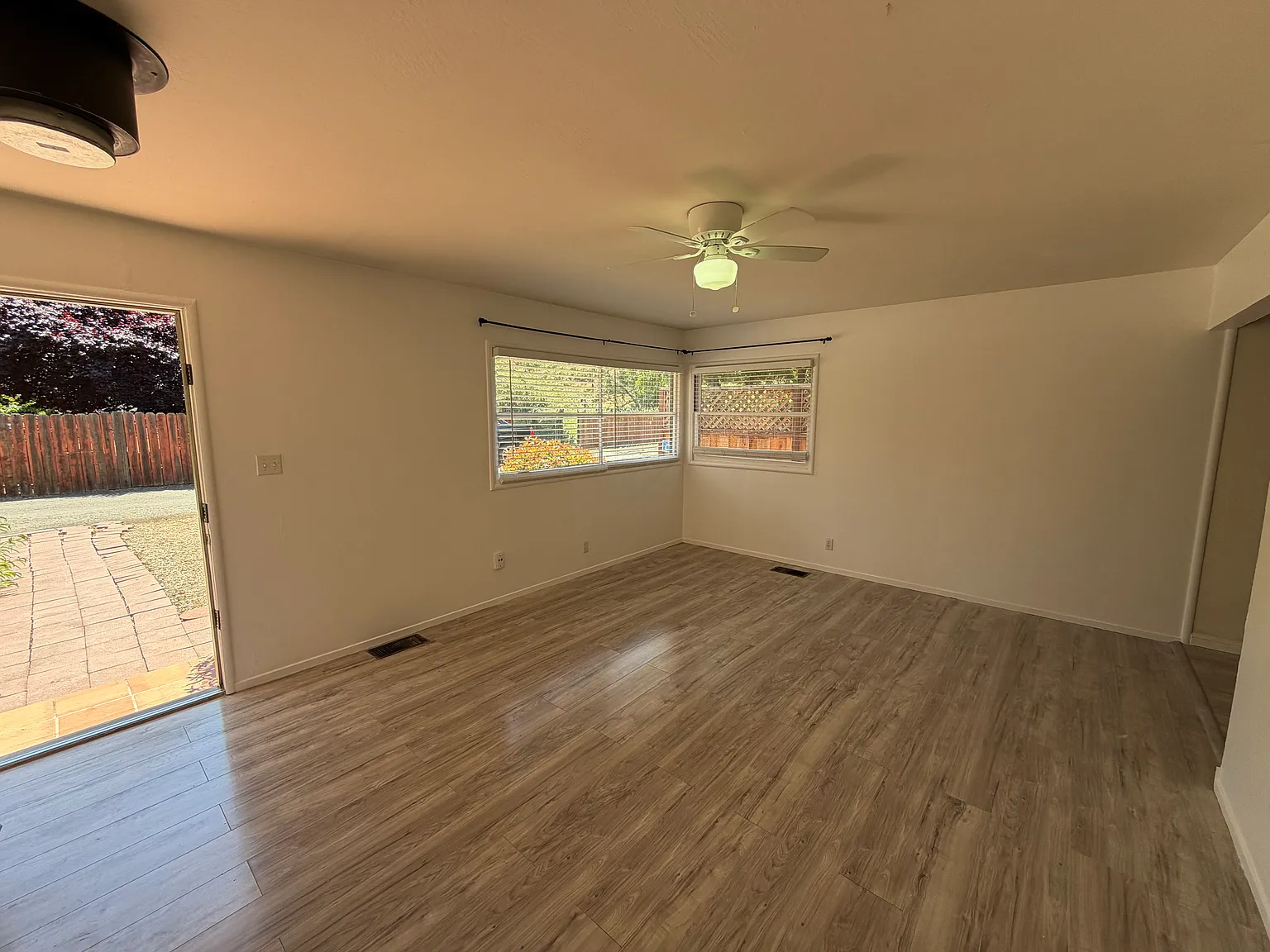 3 bed, 1245 sqft, $3,600 — Photo 2