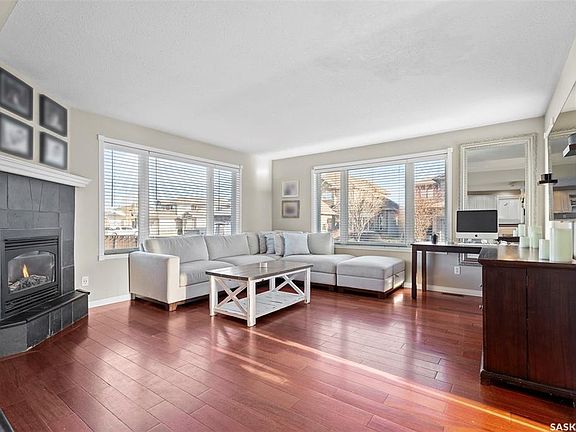 3rd image of 813 Sandy RISE