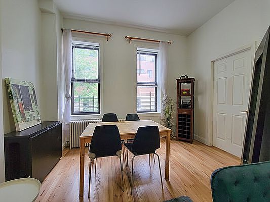 4th image of 344 E 51st St #44