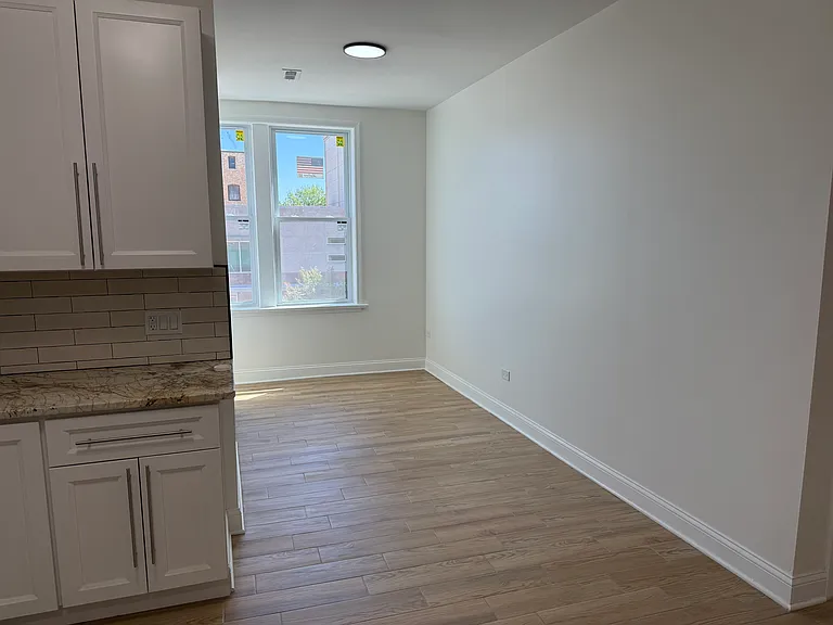 222 N Genesee St #207 — Photo 5