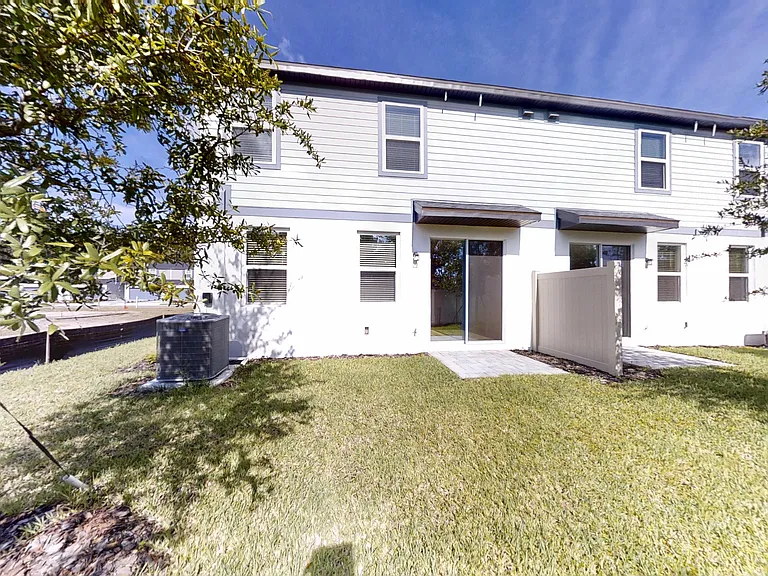 1129 Bradford Park Dr — Photo 23