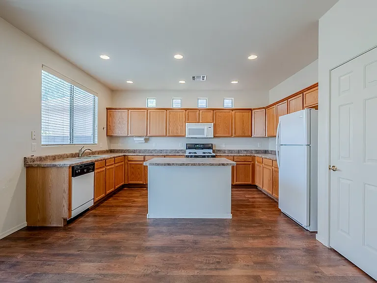 3517 N Camino La Jicarrilla — Photo 2