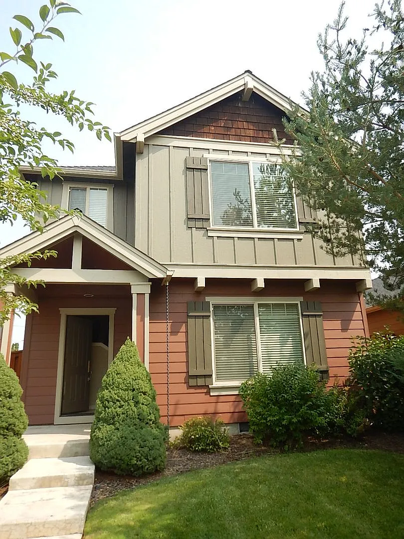 2 Story Home in Ochoco Pointe Subdivision - Front Lawn Maintenance Provided by HOA. Available Lat... — Photo 1